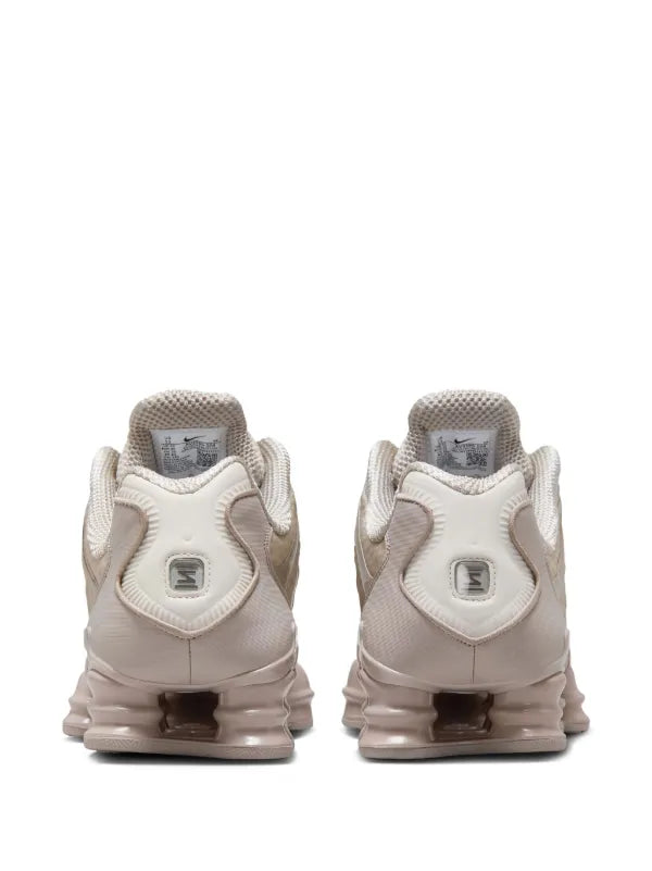 Nike shox taupe