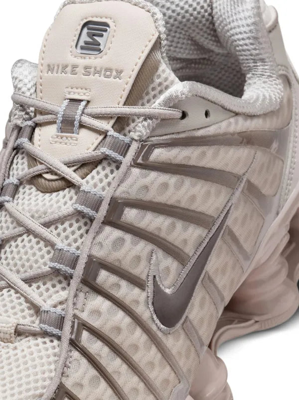 Nike shox taupe
